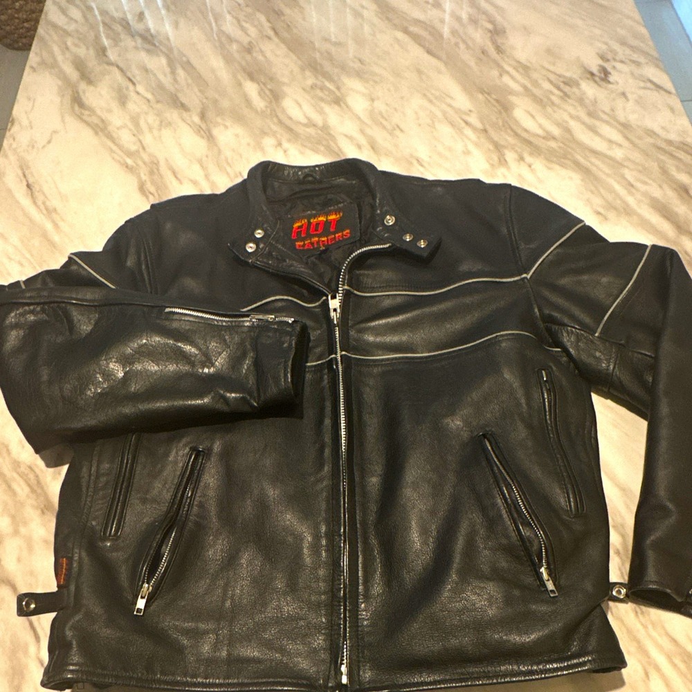 Hot Leathers Men's Size 46 Black Leather Biker Jacket Full Zip Stand-Up Collar
